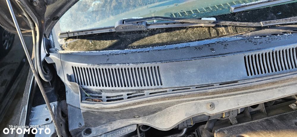 Podszybie górne plastikowe Opel Agila B 2009r Europa - 2