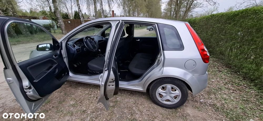 Ford Fiesta 1.4 Ghia - 14