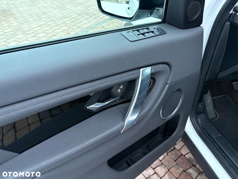 Land Rover Discovery Sport 2.0 P200 mHEV S - 13