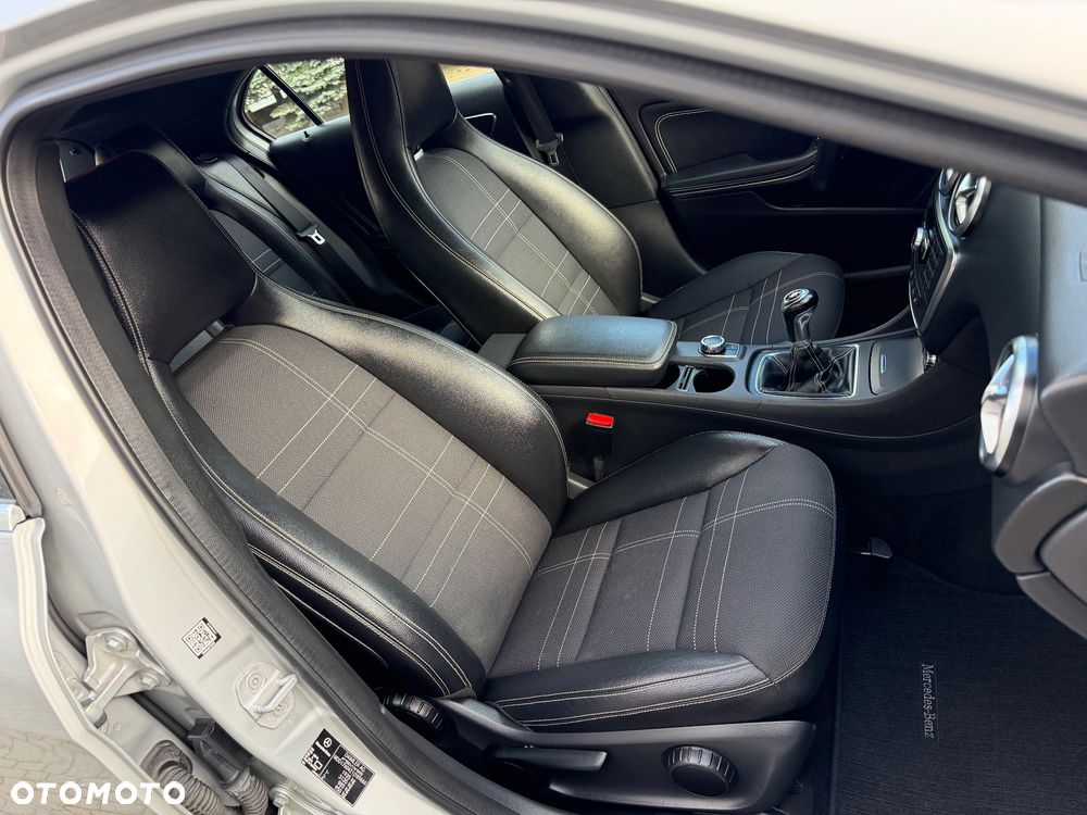 Mercedes-Benz Klasa A 180 (BlueEFFICIENCY) - 26
