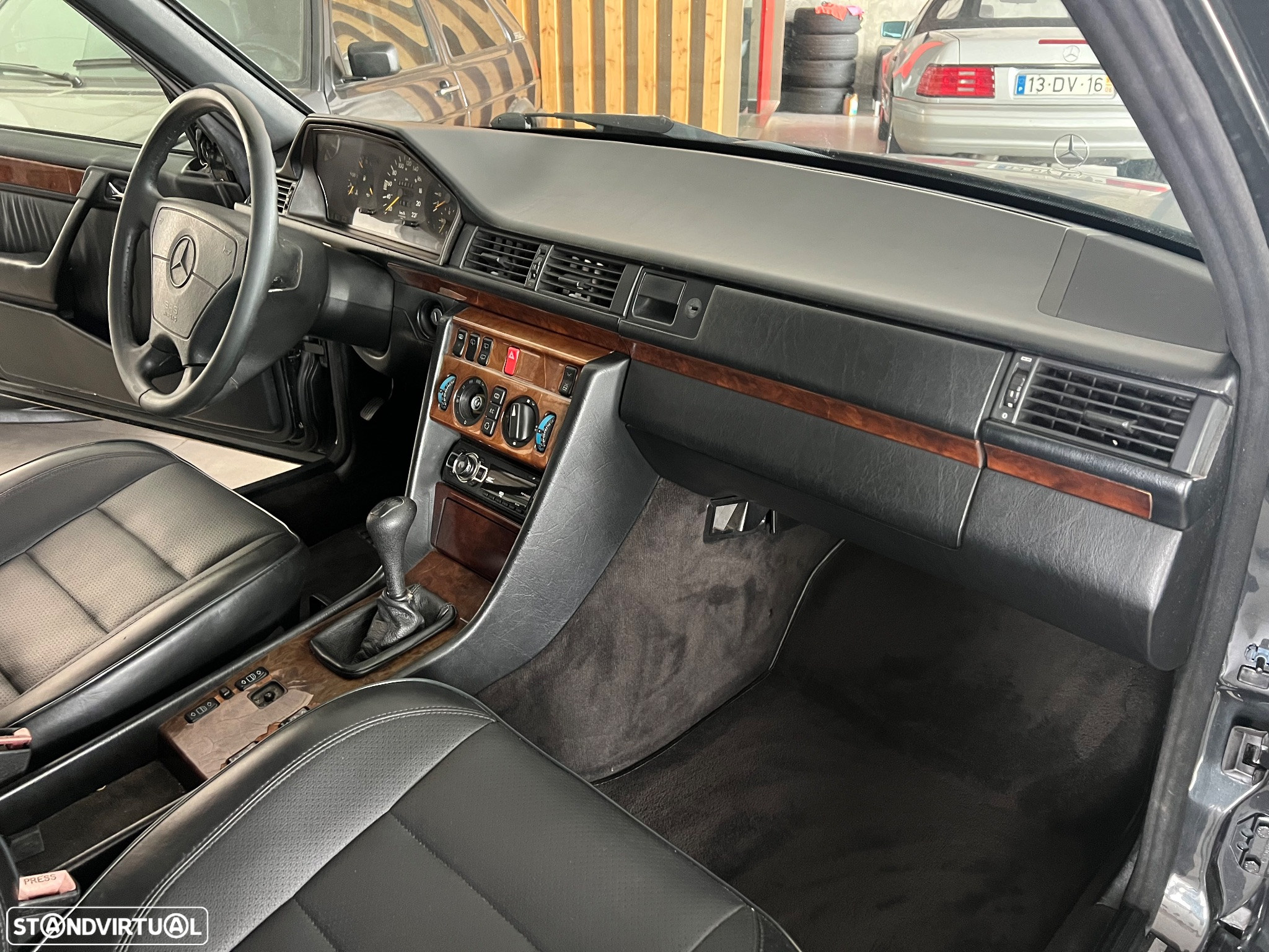 Mercedes-Benz E 250 D Turbo - 11