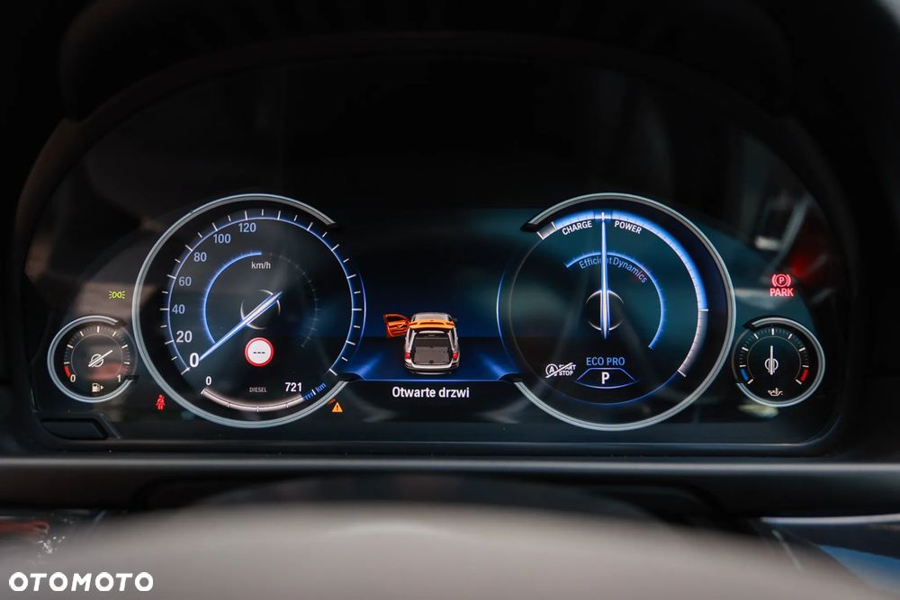 BMW Seria 5 525d Sport-Aut Luxury Line - 33