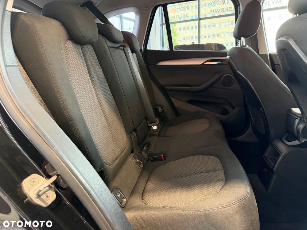 BMW X1 sDrive18i GPF - 18