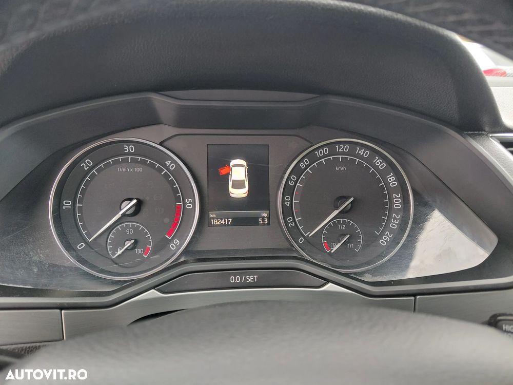 Skoda Superb 2.0 TDI DSG Ambition - 7