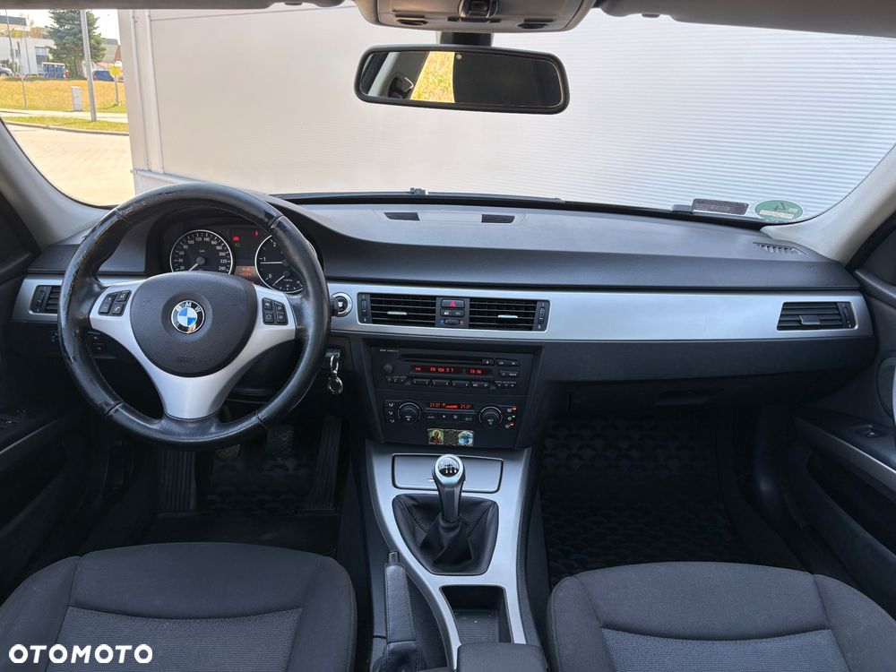 BMW Seria 3 320d DPF Blue Performance Edition Fleet Exclusive - 9