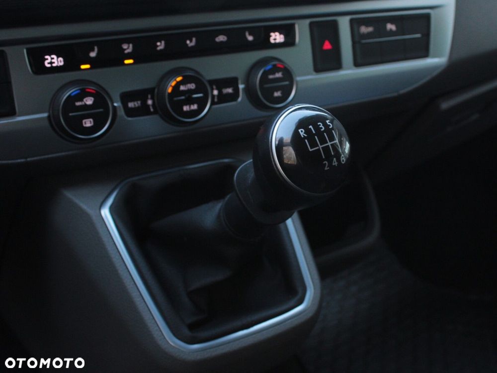 Volkswagen Caravelle 2.0 TDI L1 Comfortline - 24