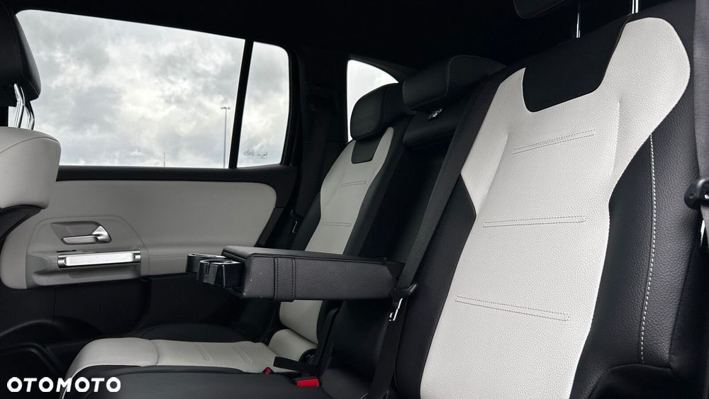 Mercedes-Benz GLB 200 d AMG Line 8G-DCT - 28
