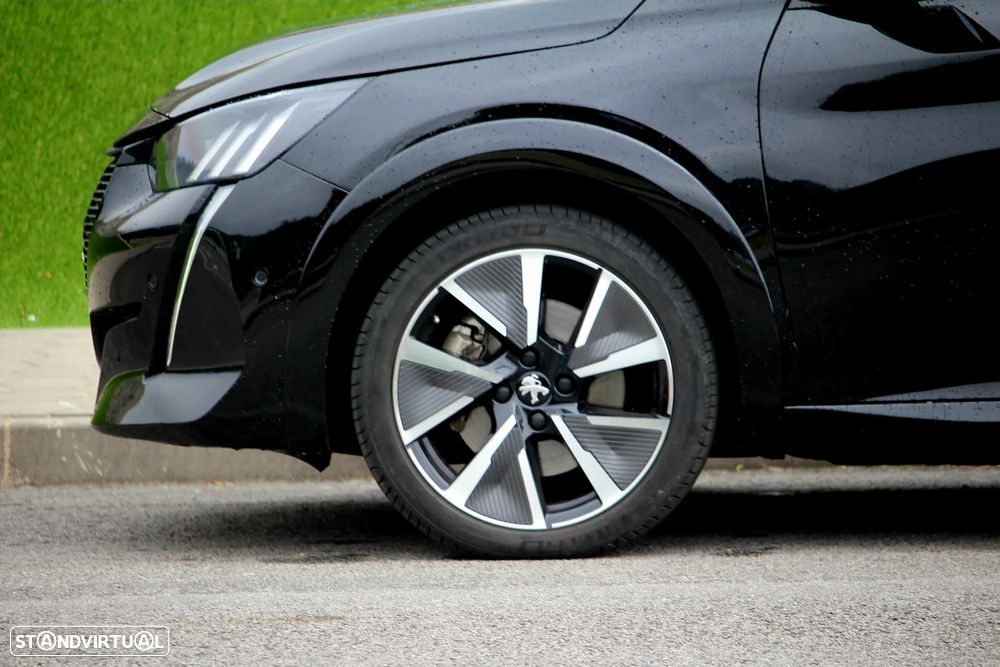 Peugeot e-208 50 kWh GT - 9