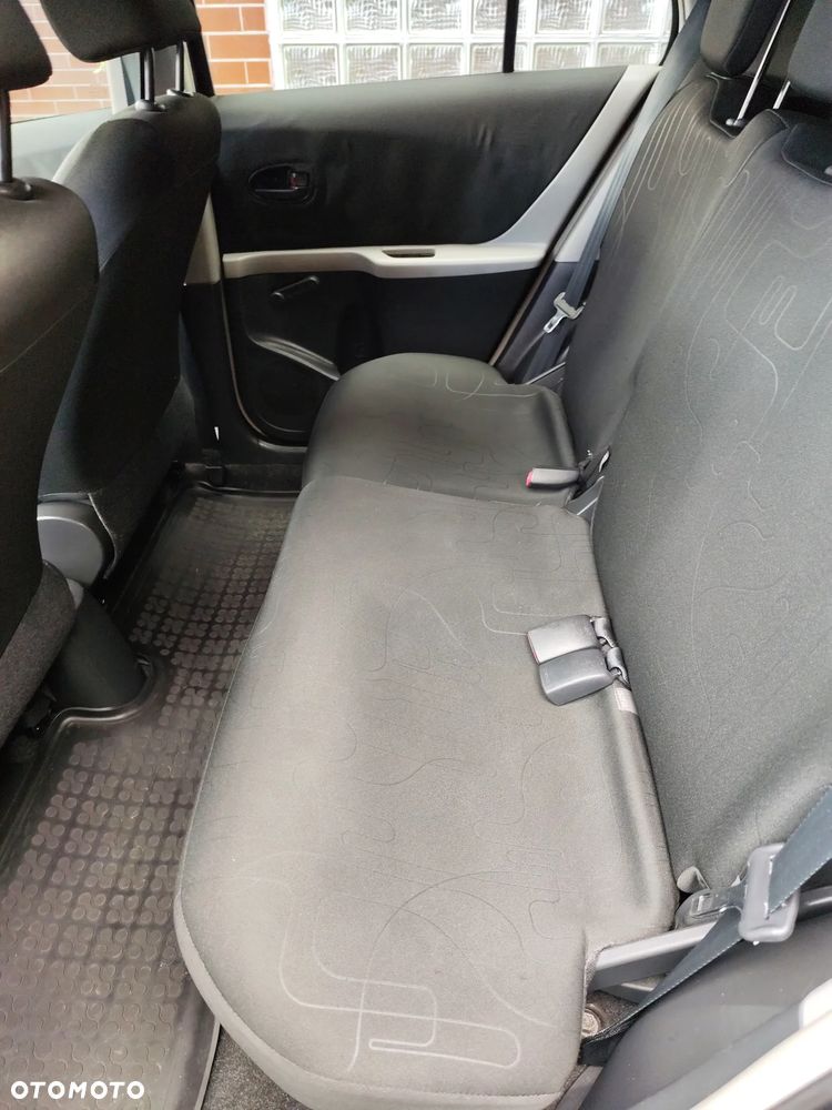 Toyota Yaris - 13