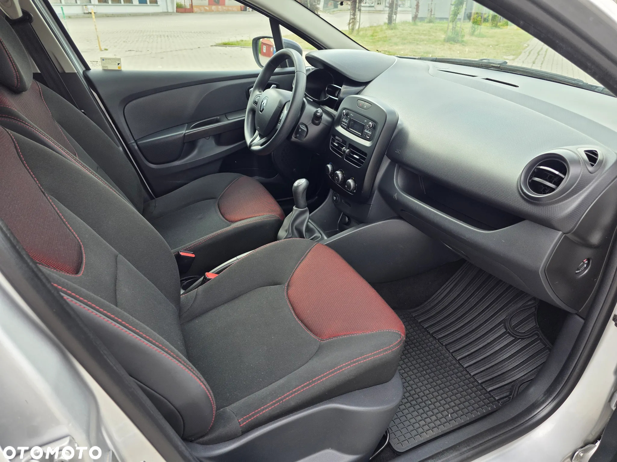 Renault Clio 1.2 16V 75 Expression - 21