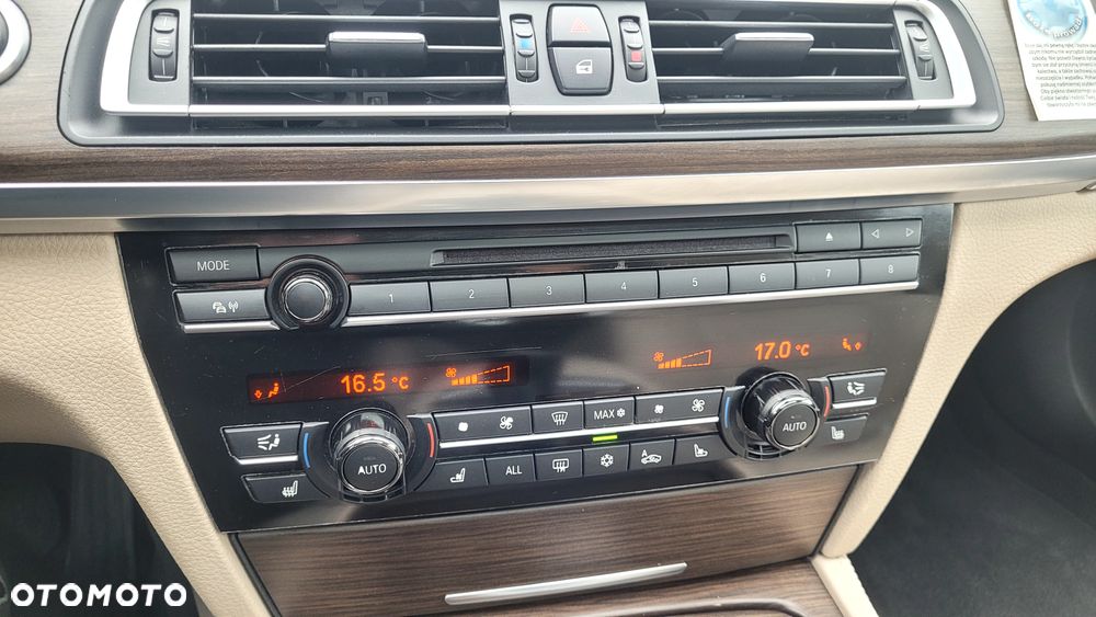BMW Seria 7 740d xDrive - 22