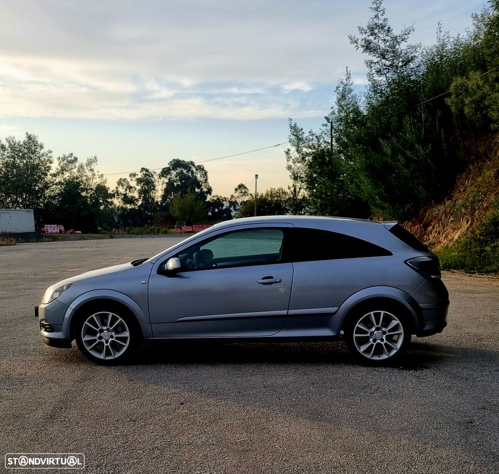 Opel Astra GTC 1.7 CDTi - 4