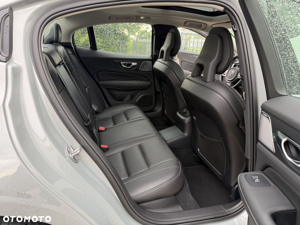 Volvo S60 T8 Recharge AWD Ultimate Dark - 12
