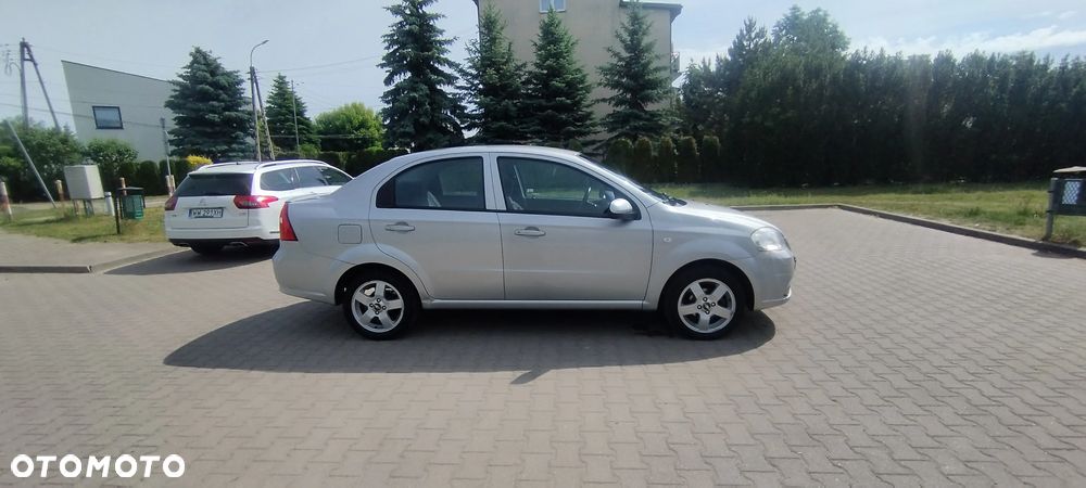 Chevrolet Aveo - 10