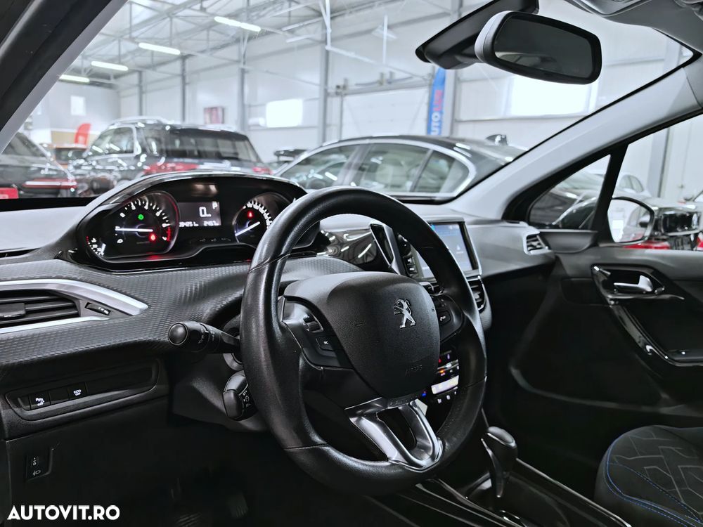 Peugeot 2008 PureTech 130 Stop&Start EAT6 Signature - 7