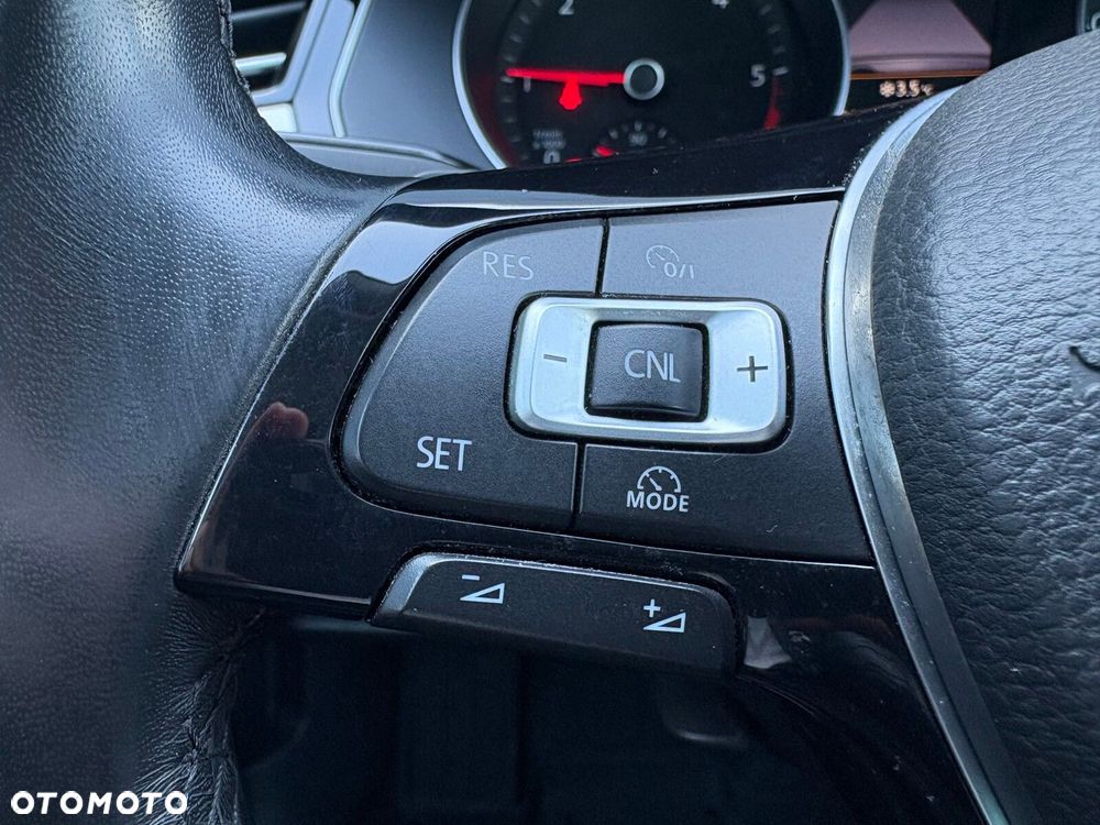 Volkswagen Passat - 21