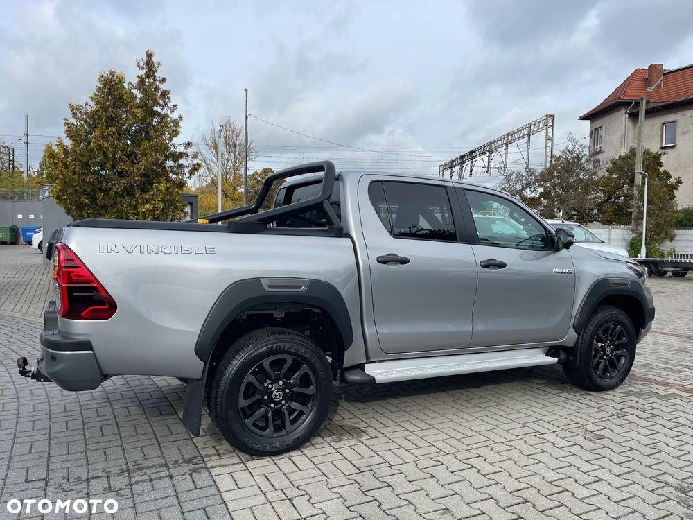 Toyota Hilux 2.8 D-4D Double Cab Invincible 4x4 - 4