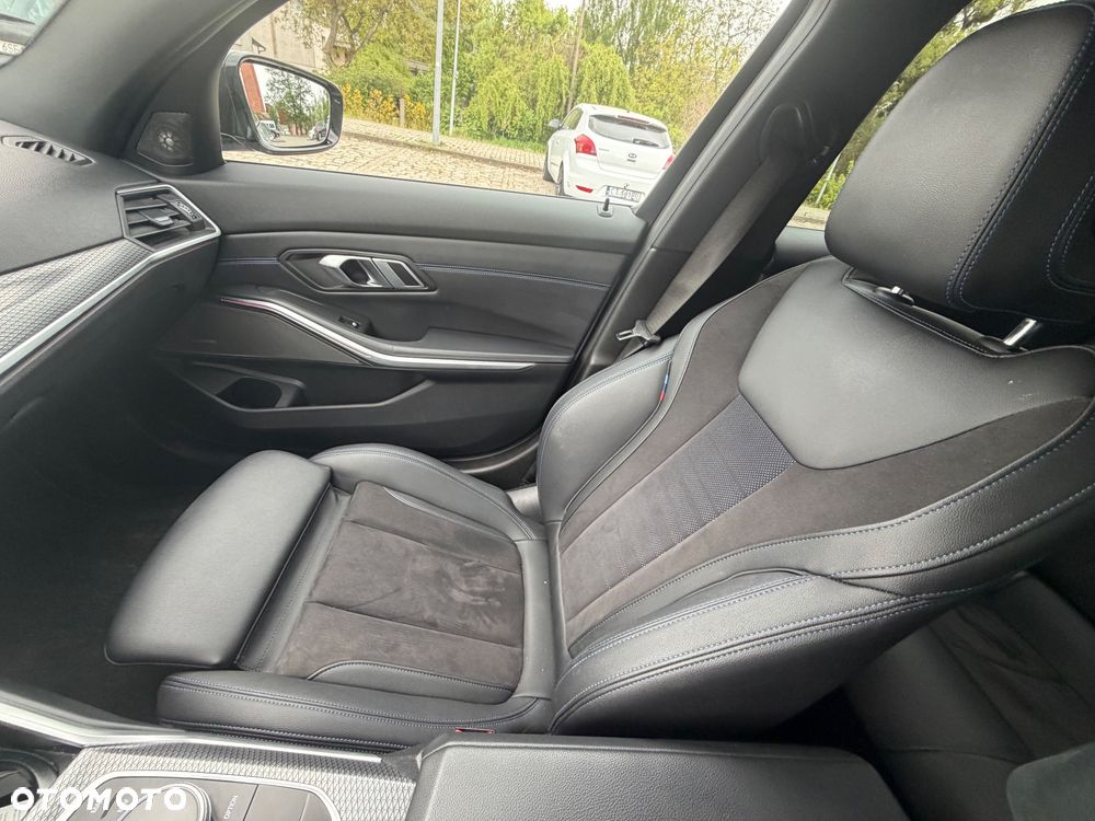 BMW Seria 3 330e PHEV xDrive M Sport - 17