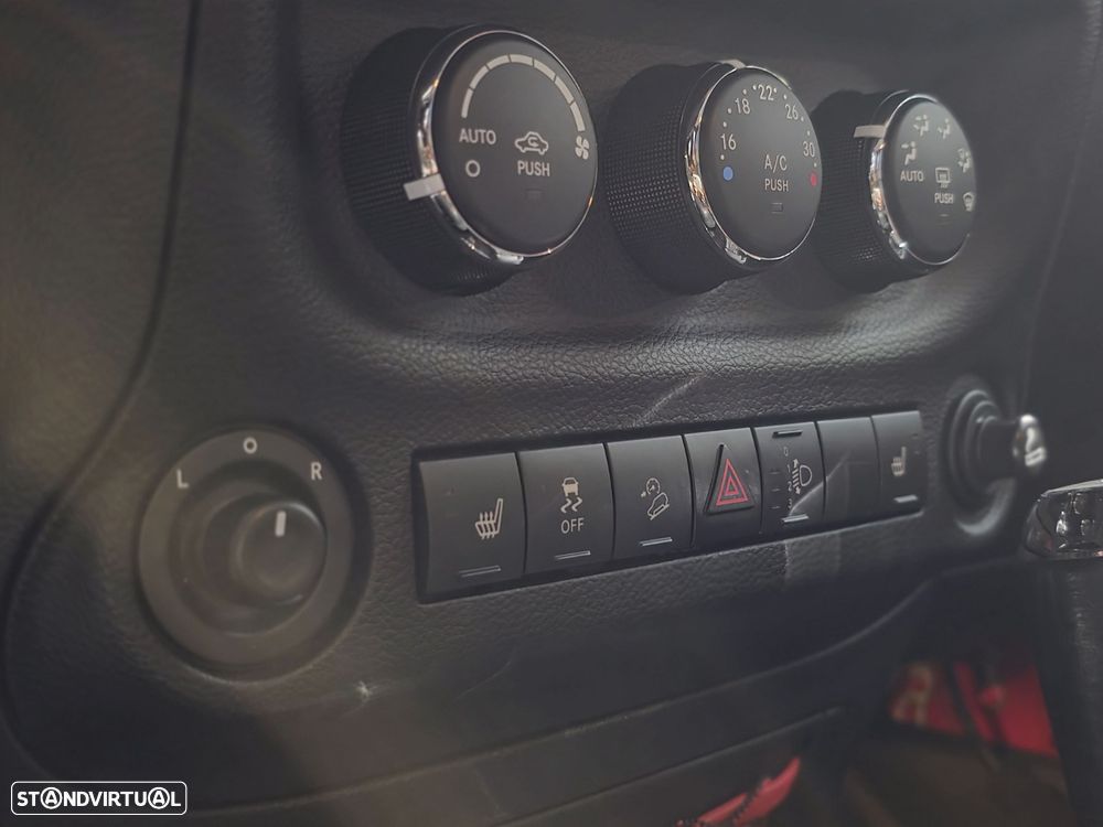 Jeep Wrangler Unlimited 2.8 CRD Recon AT - 31