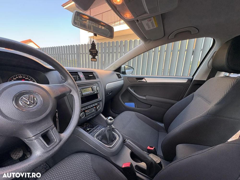Volkswagen Jetta 1.6 TDI DPF Trendline - 6