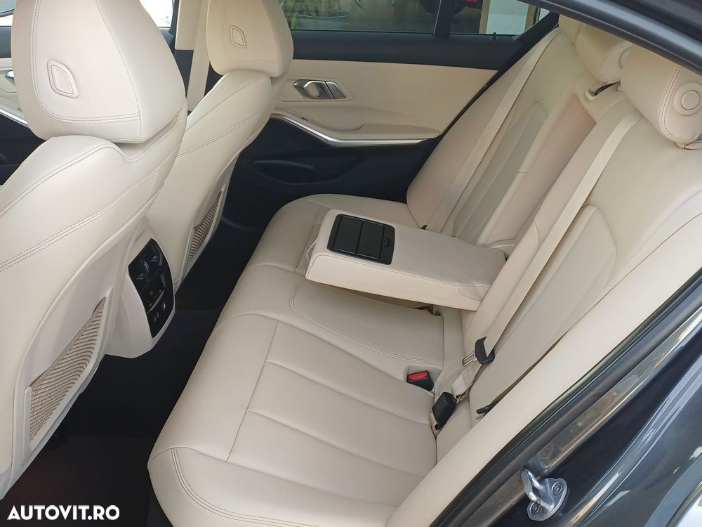 BMW Seria 3 320d xDrive AT Sport Line - 7