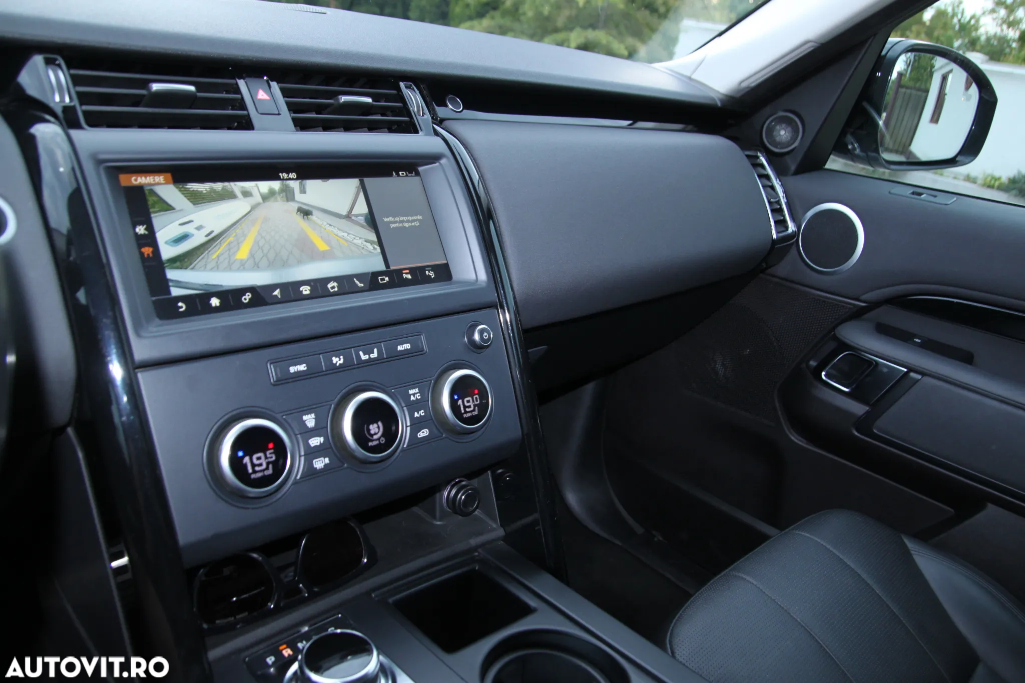 Land Rover Discovery 3.0 L SD6 Landmark Edition - 10