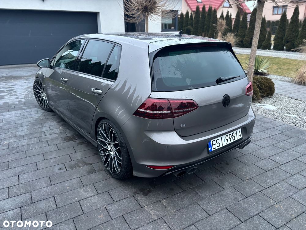 Volkswagen Golf - 10