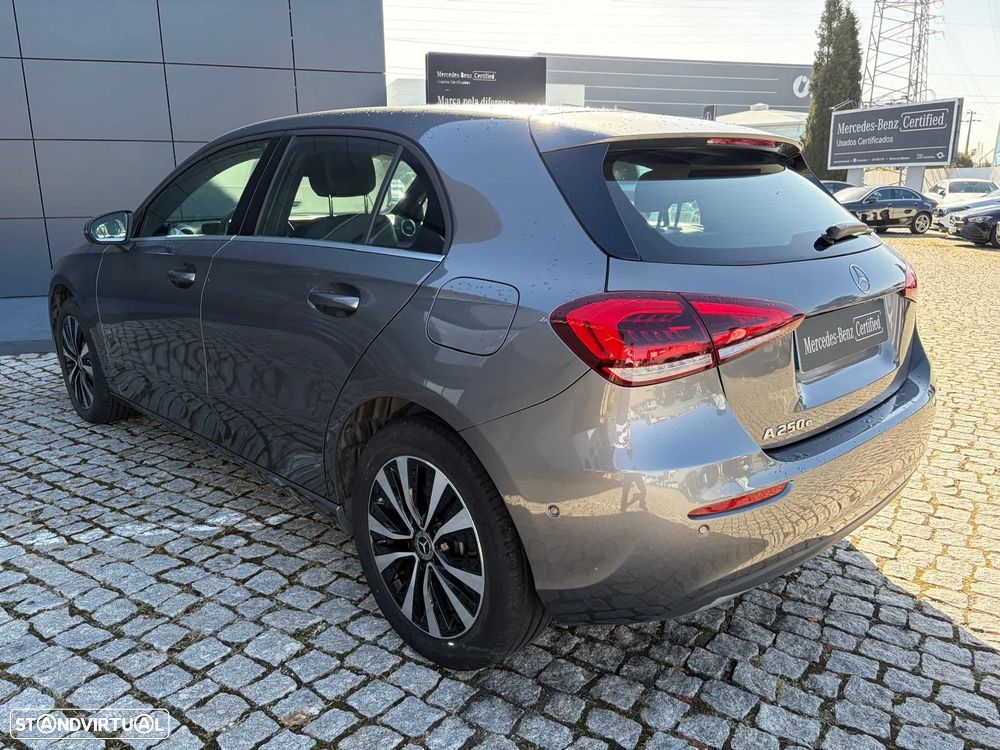 Mercedes-Benz A 250 e Progressive - 8
