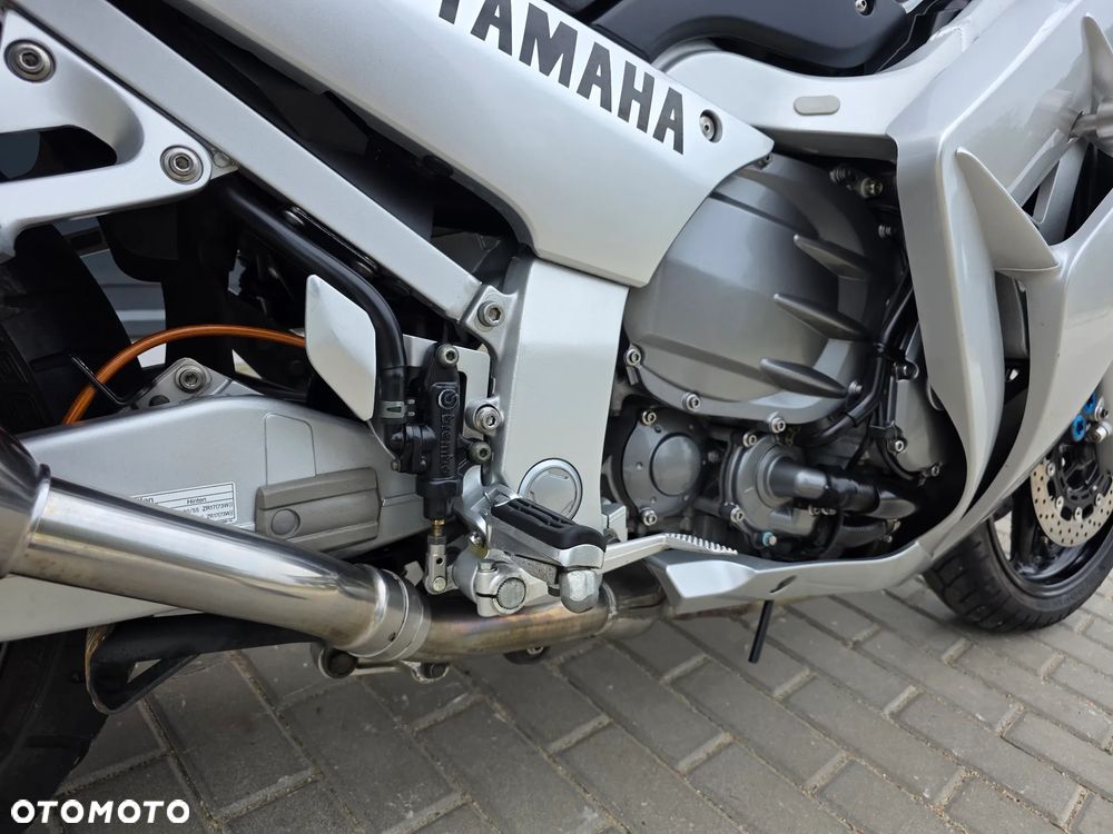 Yamaha FJR - 23