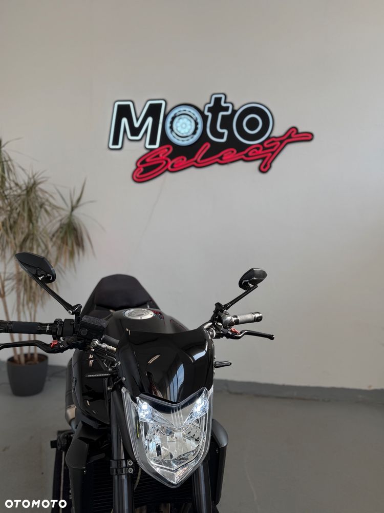 Yamaha FZ - 8