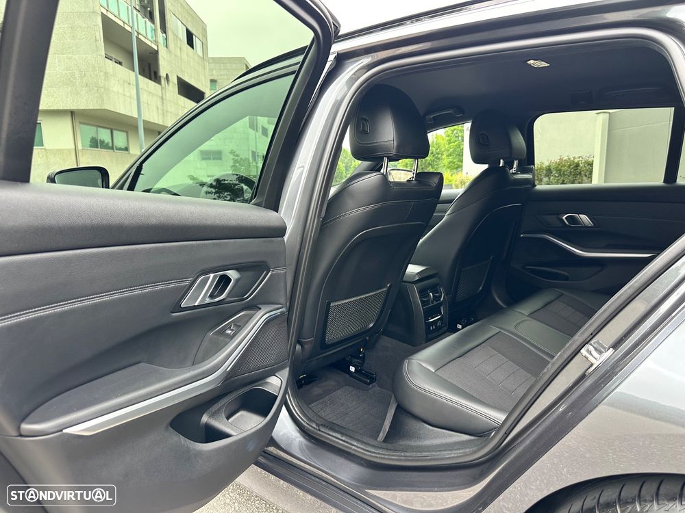 BMW 318 d Line Sport - 29