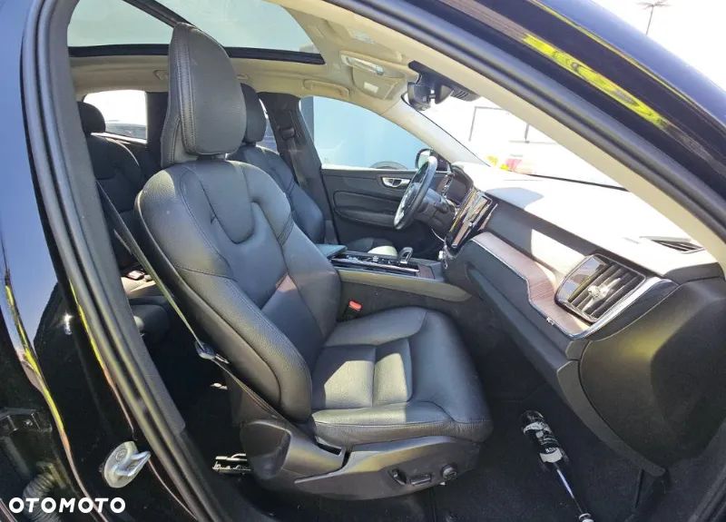 Volvo XC 60 B5 B AWD Plus Dark - 10