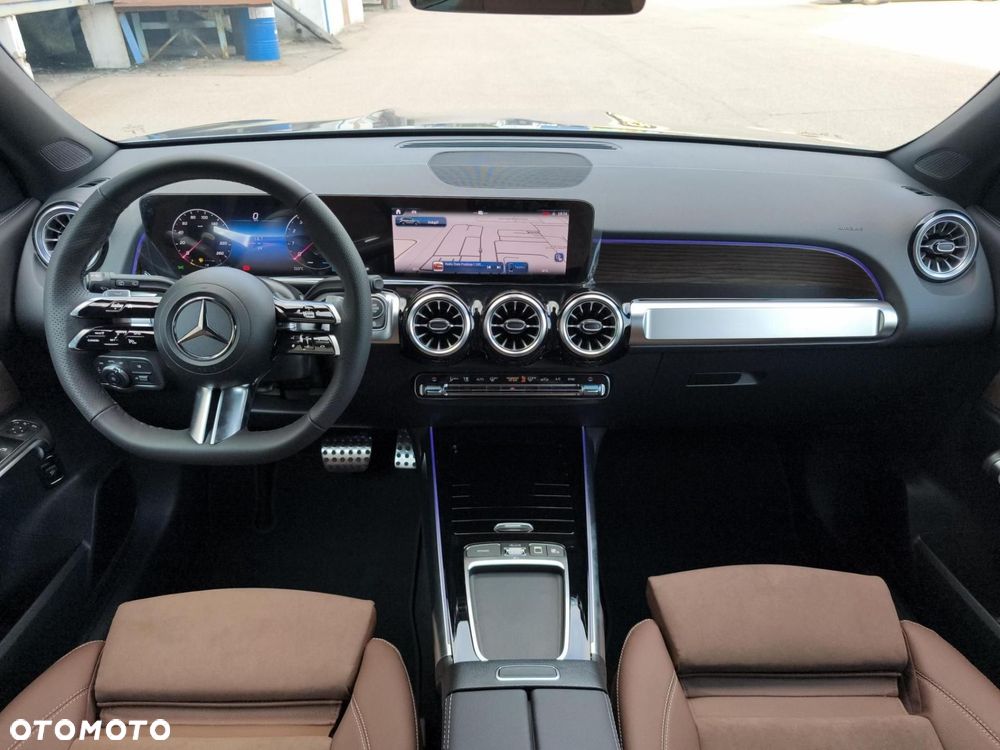 Mercedes-Benz GLB - 13