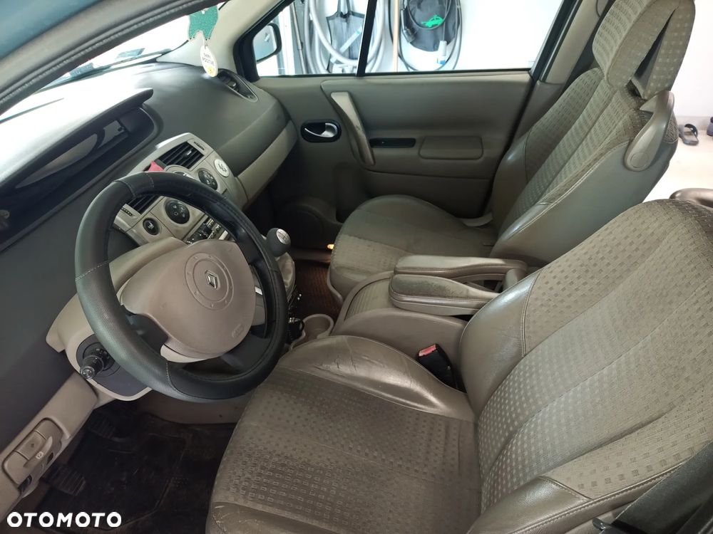 Renault Grand Scenic Gr 1.9 dCi Luxe Expression - 24