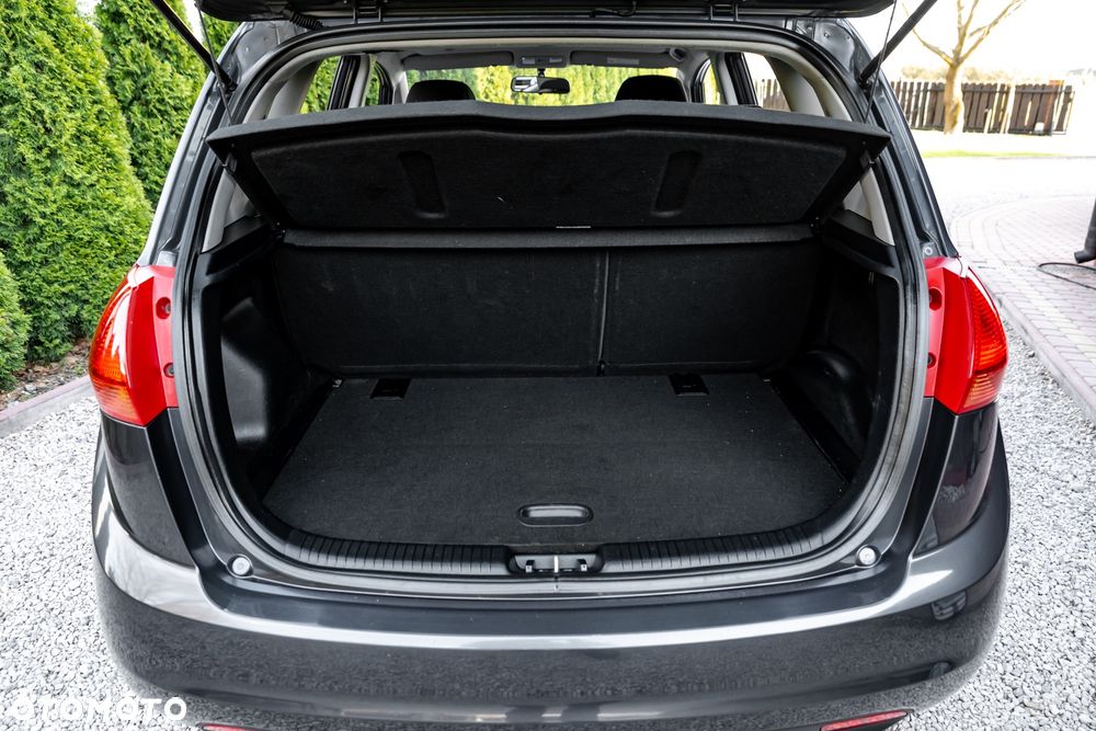 Kia Venga 1.6 CVVT Vision - 21