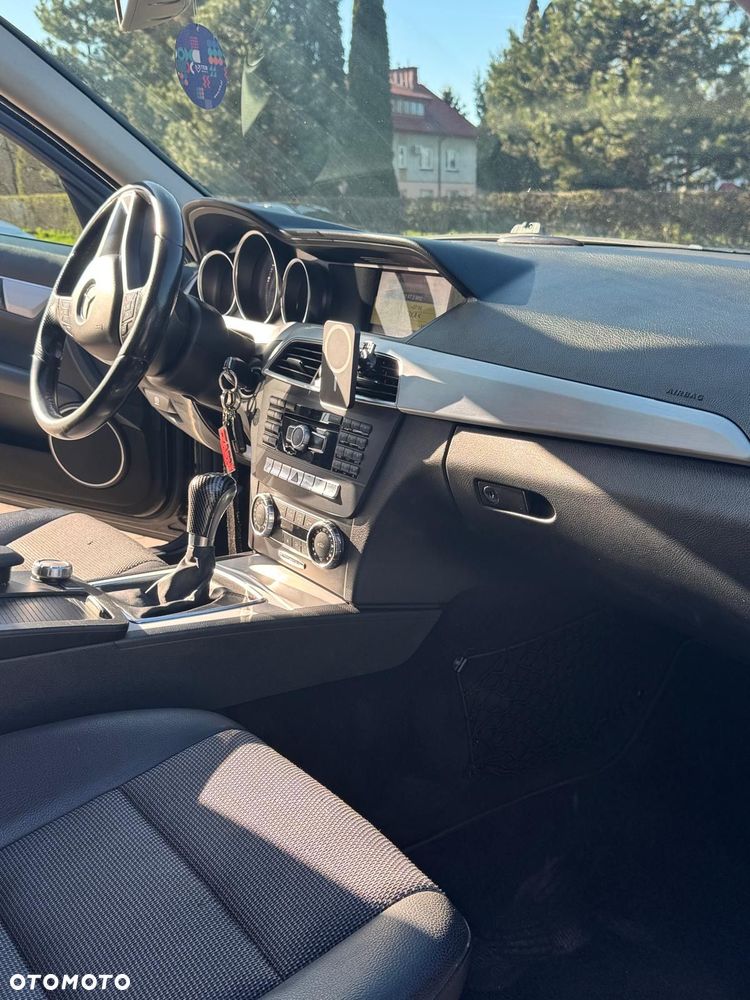 Mercedes-Benz Klasa C 180 CGI BlueEFFICIENCY - 8