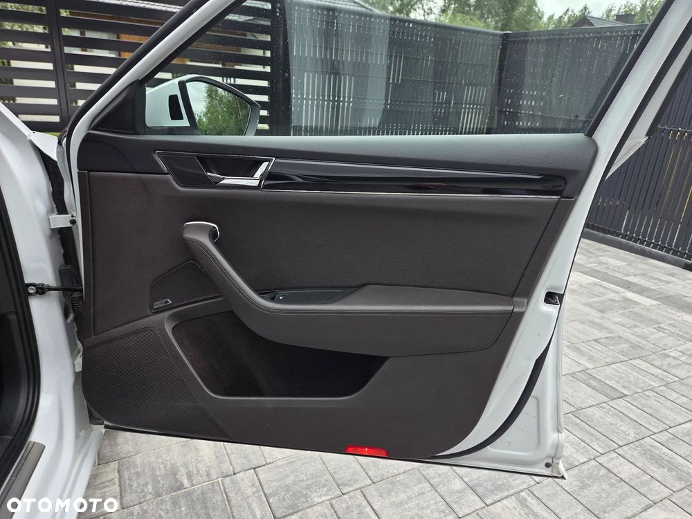 Skoda Superb 2.0 TDI SCR 4x4 L&K DSG - 29