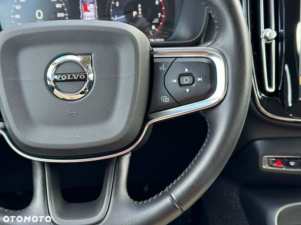 Volvo XC 40 T3 Geartronic Momentum - 21