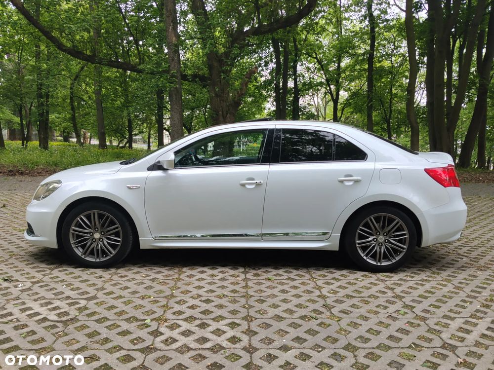 Suzuki Kizashi - 2