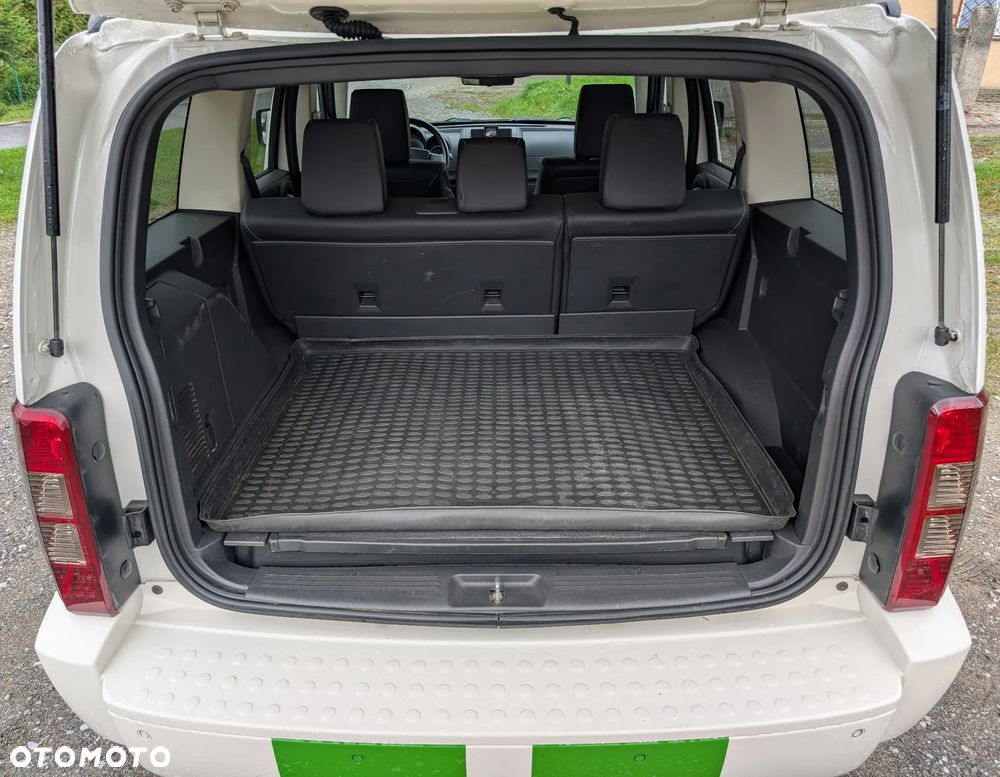 Dodge Nitro - 7