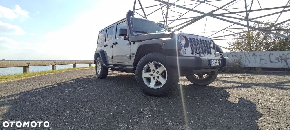 Jeep Wrangler 3.6 Unlim X - 24
