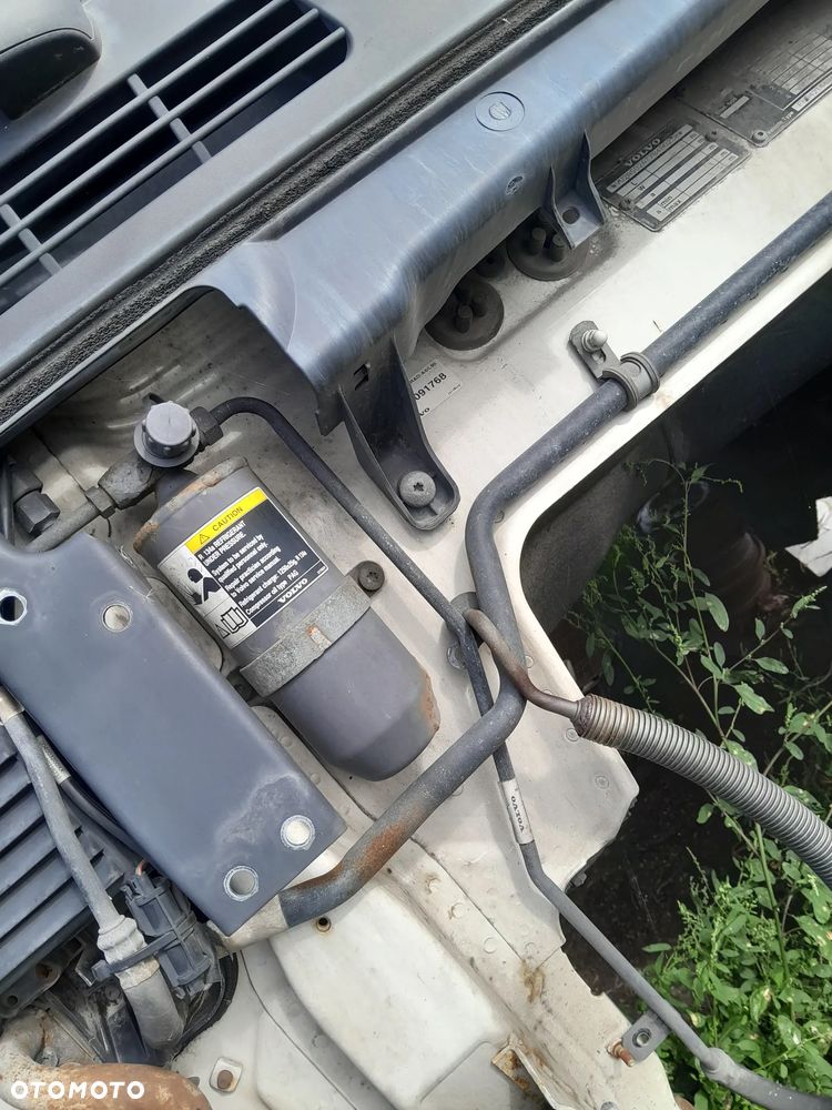 volvo fh silownik podnoszenia kabiny przewod klimatyzacji -modul swiatel-skraplacz - 2