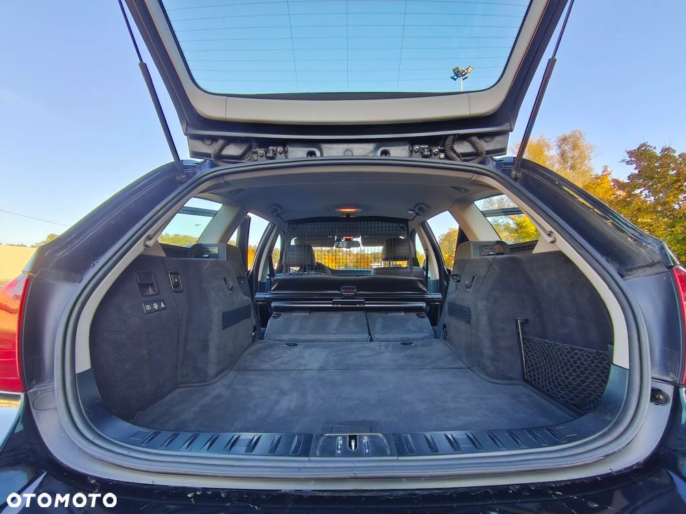 BMW Seria 3 320i Touring - 32