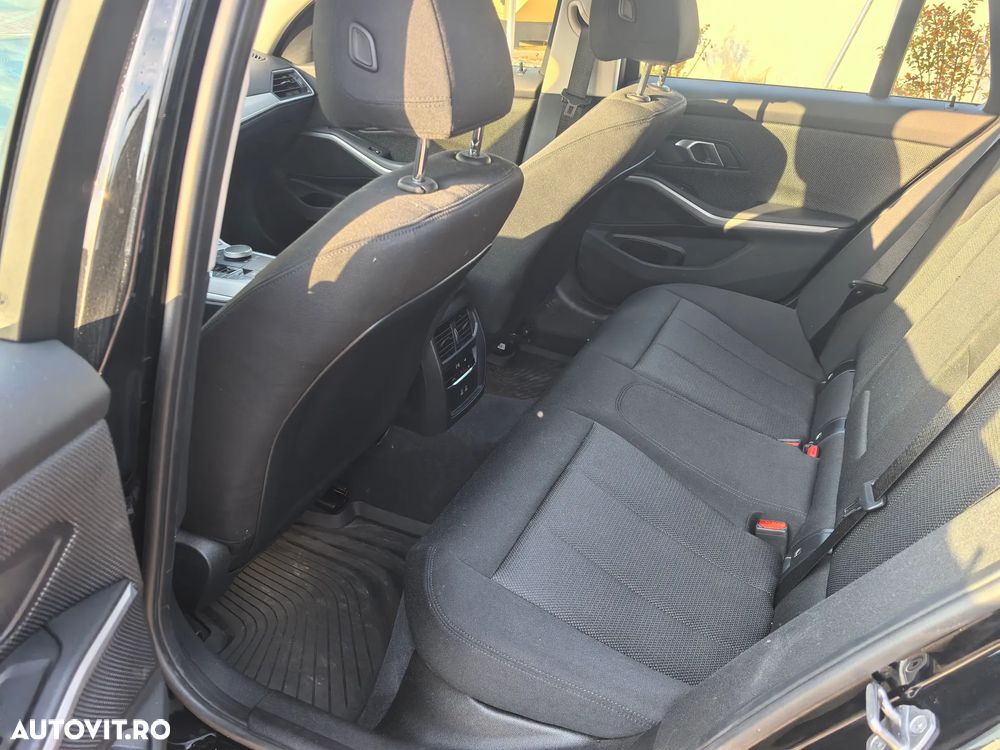 BMW Seria 3 320i AT - 11