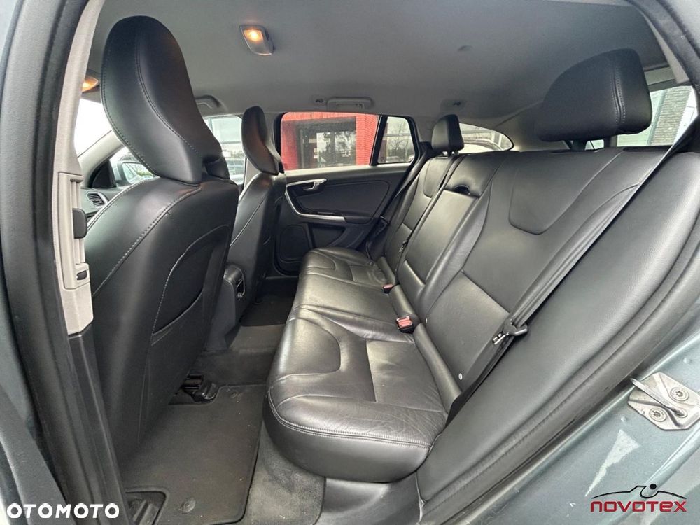 Volvo V60 D2 Drive-E Momentum - 16