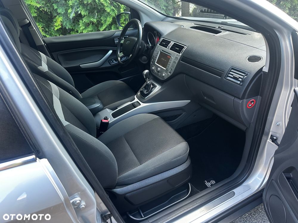 Ford Kuga - 28