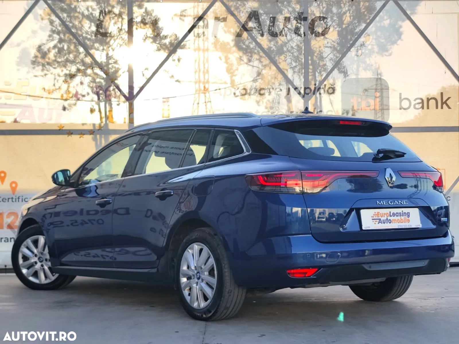 Renault Megane Grandtour E-TECH Plug-in 160 BUSINESS EDITION - 6