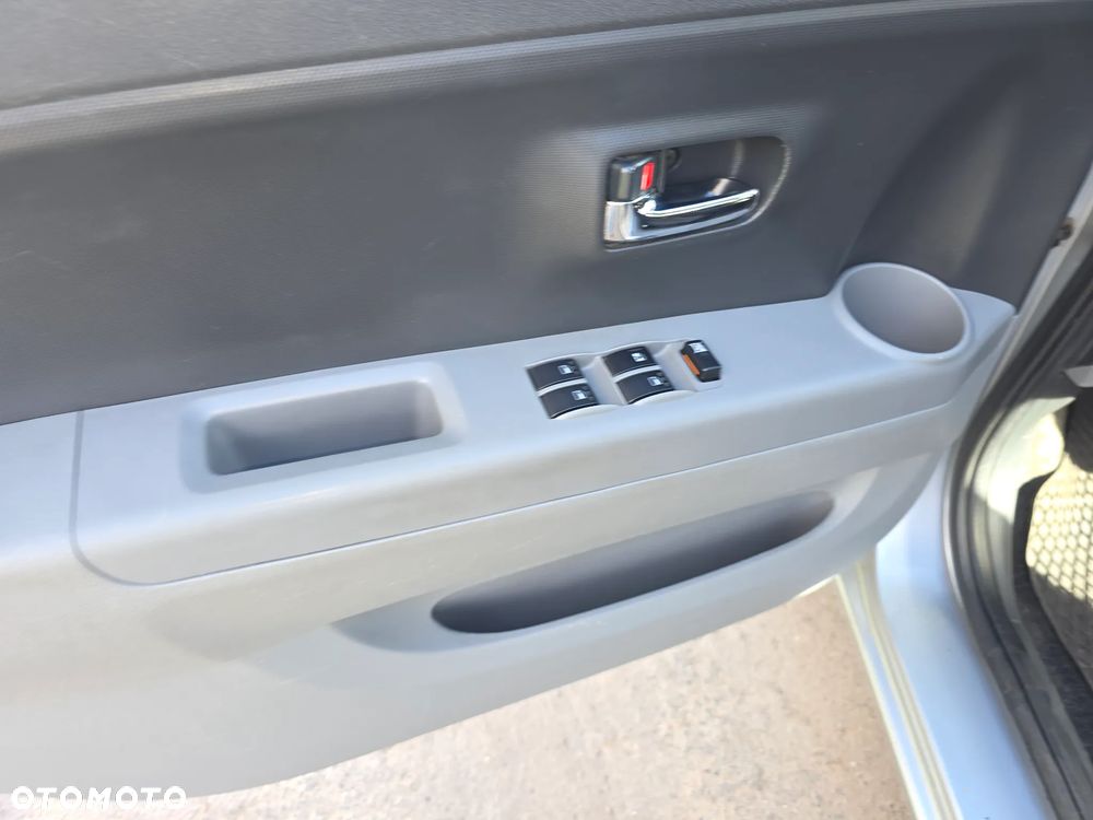 Daihatsu Sirion - 17
