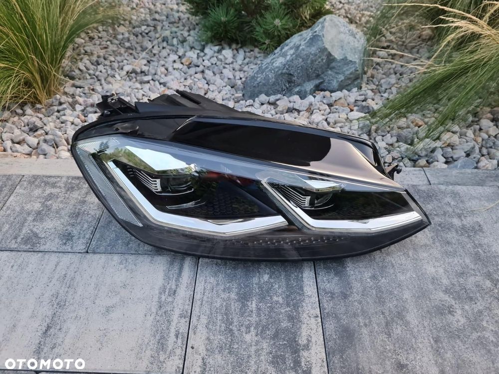 VW GOLF VII 7 5G1 LIFT 7.5 Lampa prawa przód Full Led Matrix 5G1941060 2018 - 2