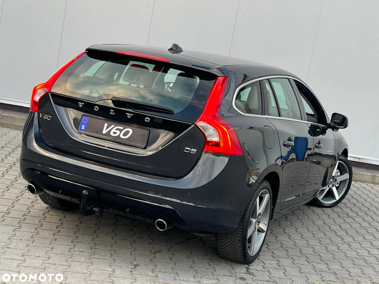 Volvo V60 D5 Summum - 8